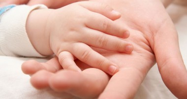 نوزاد به شیر مادر وابسته است یا مادر به شیردادن به نوزاد؟