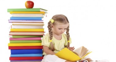 ۱۰ رفتار والدین که کودکان را از کتاب خوانی متنفر می کند